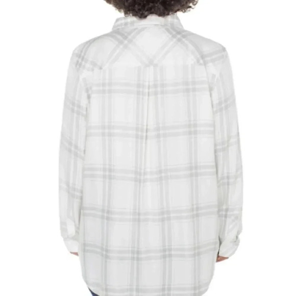 Well worn ladies button up shirt Large - Picture 4 of 7